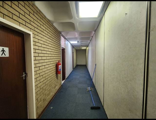 330M² WAREHOUSE TO LET IN ROODEKOP